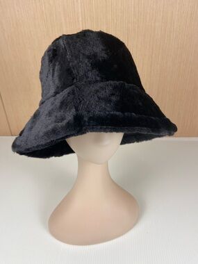 Black Faux Fur Bucket Hat Plush Soft Cozy Winter Y2K